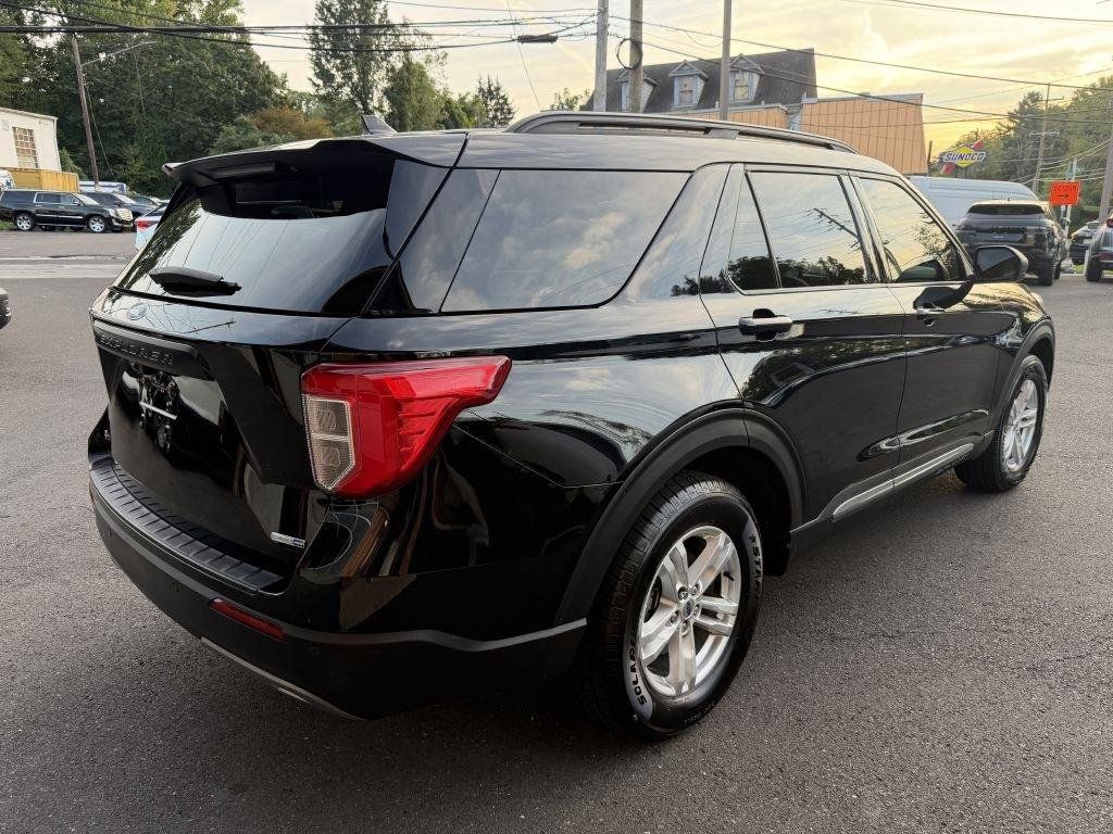 Used 2020 Ford Explorer XLT w/ Equipment Group 202A AWD/4WD image 5