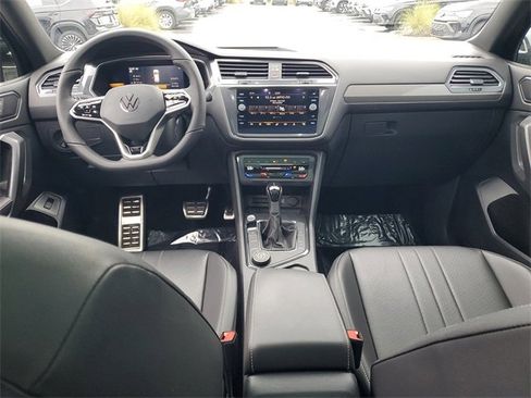 Certified 2022 Volkswagen Tiguan SE R-Line image 14