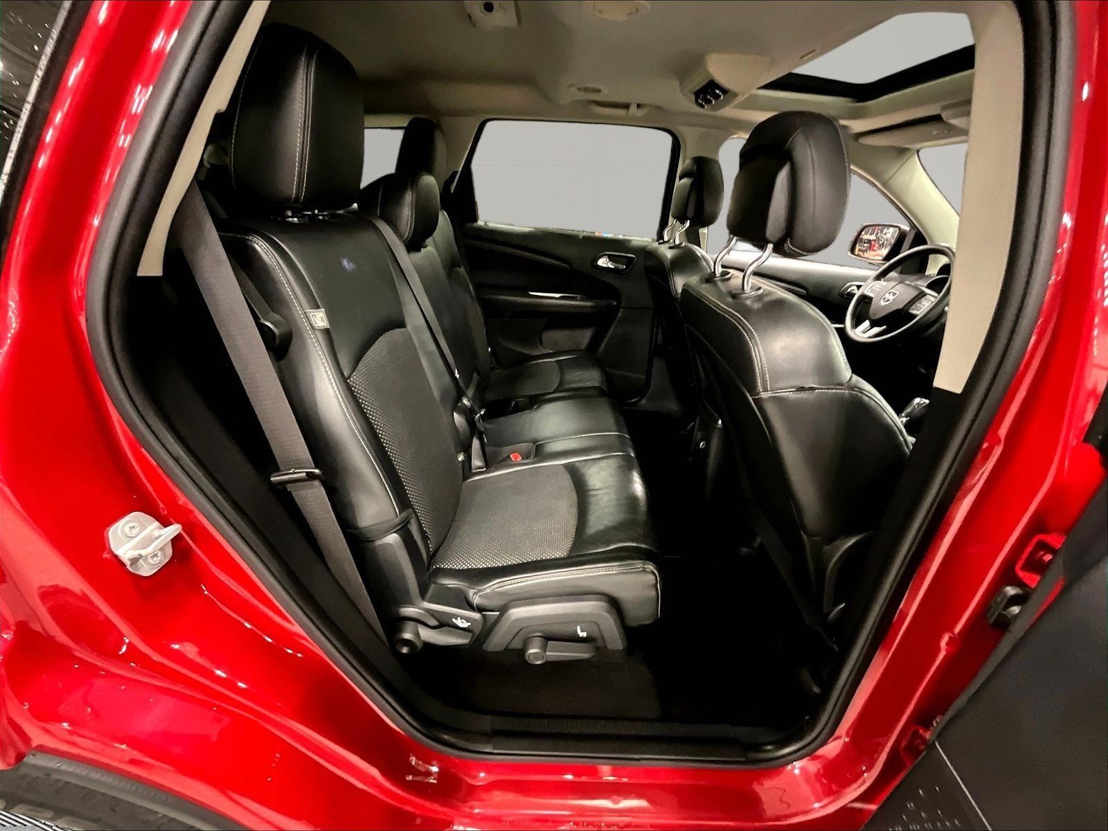 Used 2016 Dodge Journey Crossroad FWD image 25
