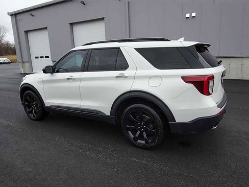 Used 2022 Ford Explorer ST-Line w/ Class IV Trailer Tow Package image 6