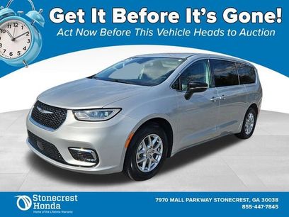 Used 2024 Chrysler Pacifica Touring-L