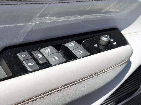 Certified 2025 Jeep Grand Wagoneer 4WD image 20