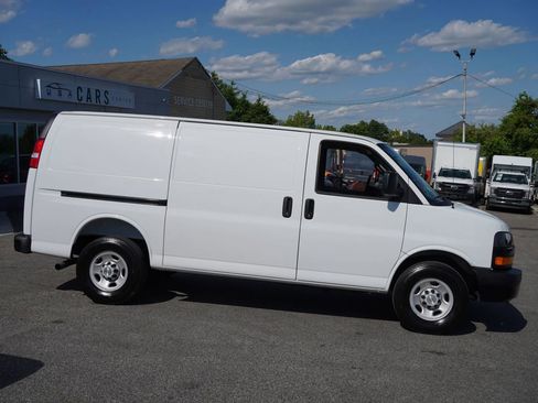 Used 2025 Chevrolet Express 2500 w/ Communications Package RWD image 4