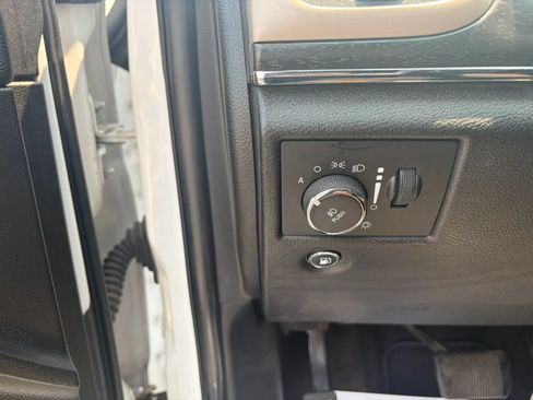 Used 2017 Jeep Grand Cherokee Limited AWD/4WD image 20
