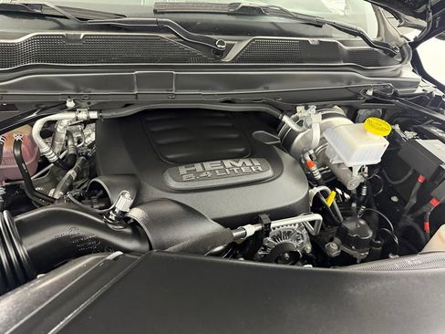 Used 2025 RAM 2500 Big Horn AWD/4WD image 30