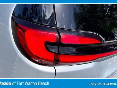 Used 2023 Chrysler Pacifica Touring-L FWD image 20