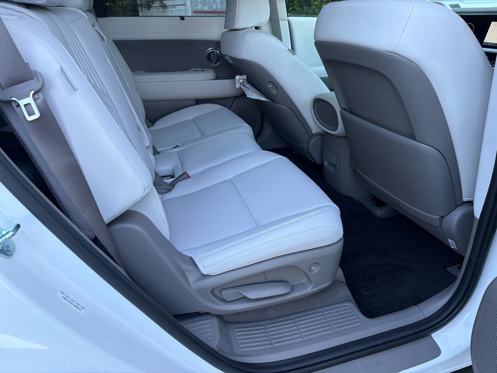 Used 2026 Hyundai Palisade FWD Hybrid image 15