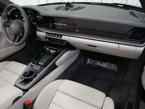 Used 2023 Porsche 911 Carrera image 13