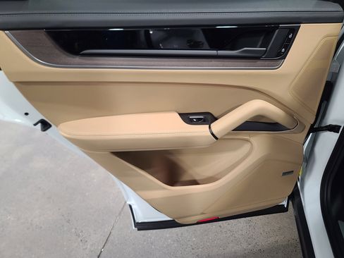 New 2026 Porsche Cayenne image 26