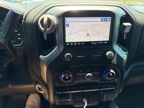 Used 2021 Chevrolet Silverado 1500 LTZ AWD/4WD image 12