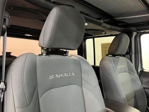 Certified 2022 Jeep Wrangler Unlimited Sahara w/ Cold Weather Group image 13