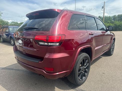 Used 2021 Jeep Grand Cherokee Laredo X AWD/4WD image 5