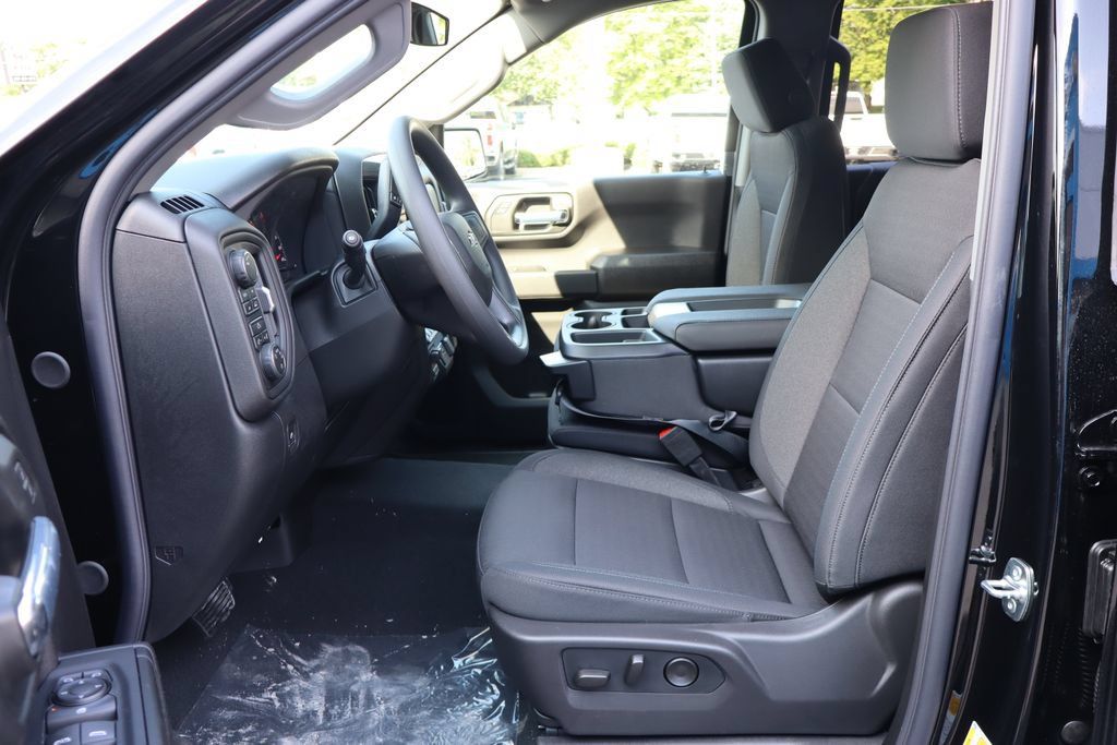 New 2026 Chevrolet Silverado 1500 Custom w/ Rally Edition AWD/4WD image 5