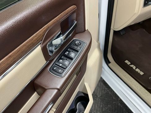 Used 2017 RAM 1500 Laramie w/ Convenience Group image 10