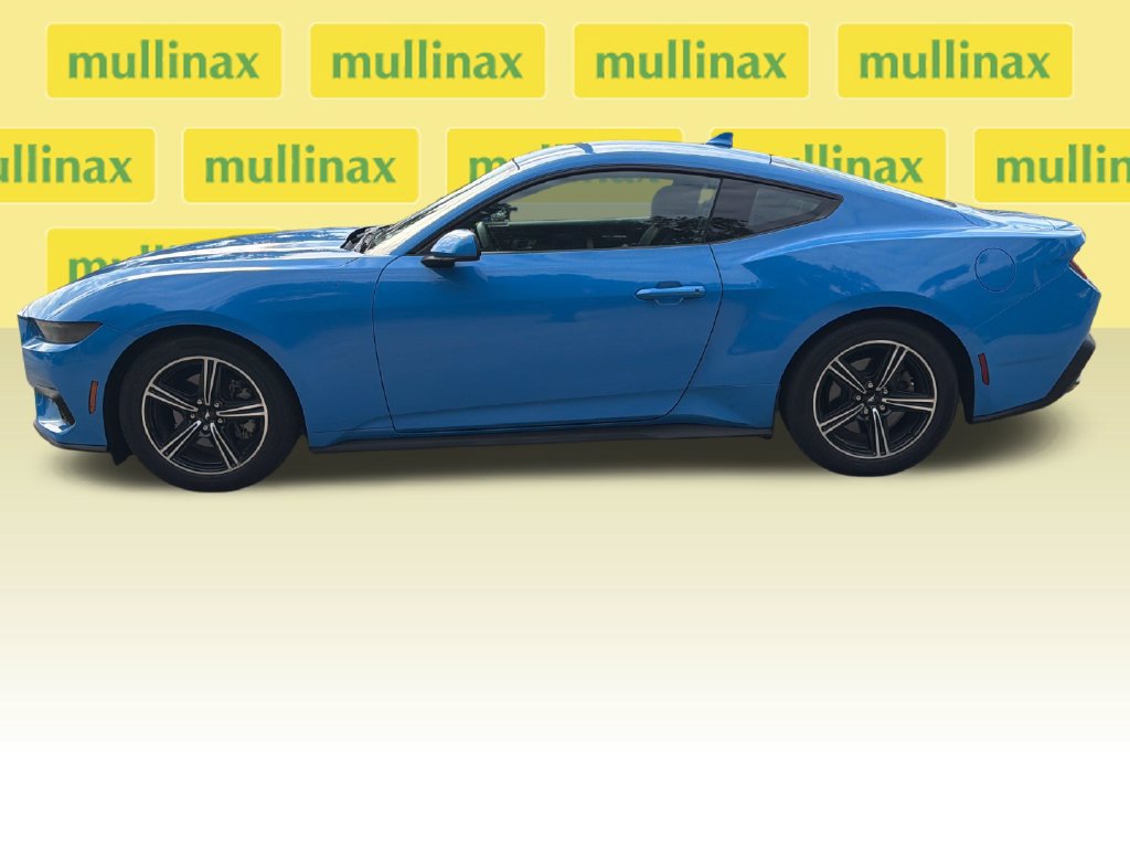 Used 2025 Ford Mustang Coupe RWD image 10