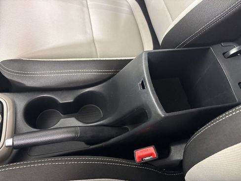 Used 2025 Hyundai Venue SEL FWD image 37