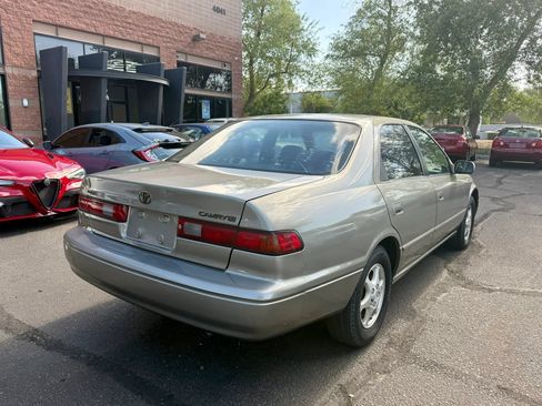 Used 1998 Toyota Camry LE FWD image 5
