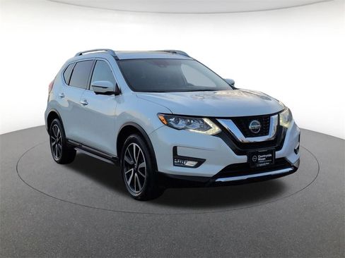 Used 2020 Nissan Rogue SL w/ Premium Package image 3