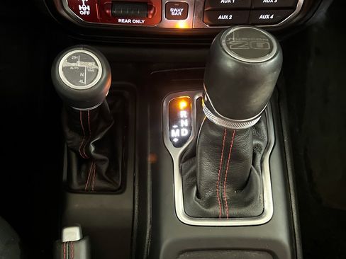 Used 2023 Jeep Wrangler Unlimited Rubicon 4xe AWD/4WD image 13