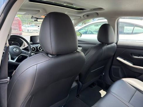 Used 2025 Nissan Sentra SR w/ SR Premium Package FWD image 29