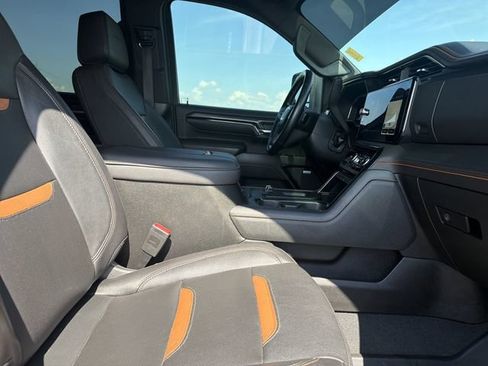 Used 2024 GMC Sierra 2500 AT4 w/ AT4 Preferred Package AWD/4WD image 14