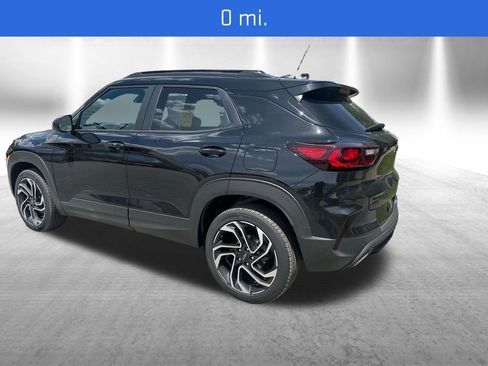 Used 2026 Chevrolet TrailBlazer RS w/ Convenience Package AWD/4WD image 3