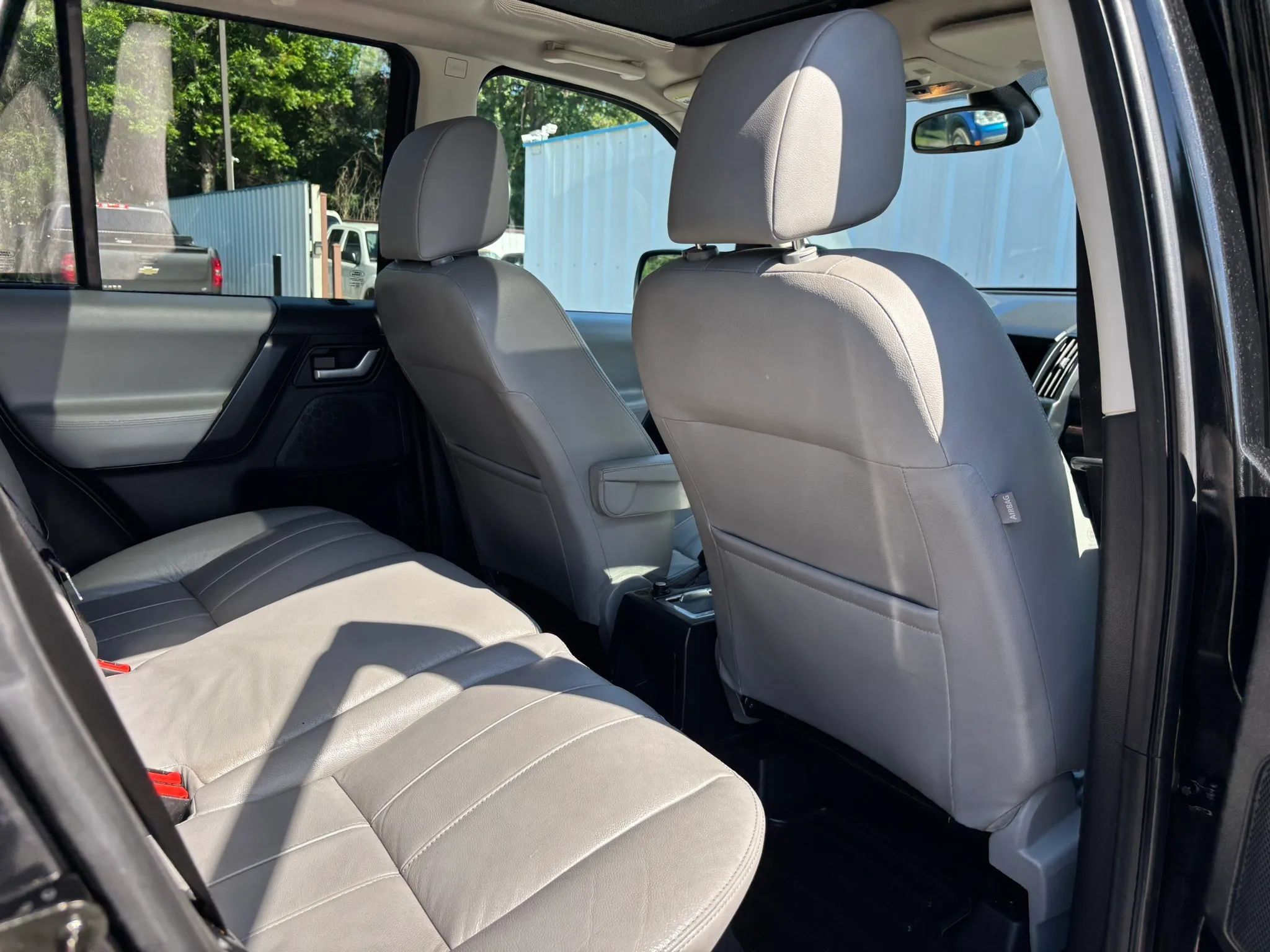 Used 2011 Land Rover LR2 HSE AWD/4WD image 51