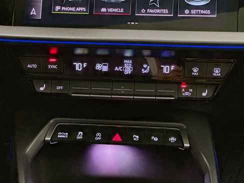 Used 2025 Audi A3 2.0T Premium w/ Convenience Package image 13