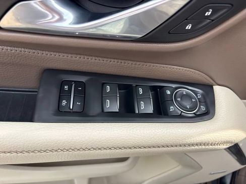 Used 2023 GMC Yukon XL Denali AWD/4WD image 10