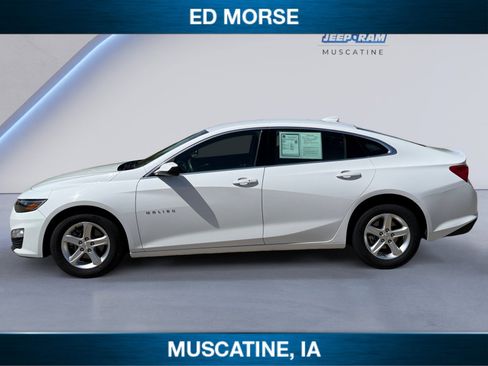 Used 2024 Chevrolet Malibu LT FWD image 2