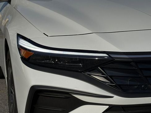 New 2025 Hyundai Elantra Sport image 25