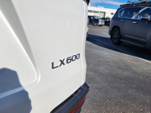 Used 2025 Lexus LX 600 4WD w/ Luxury Package image 20