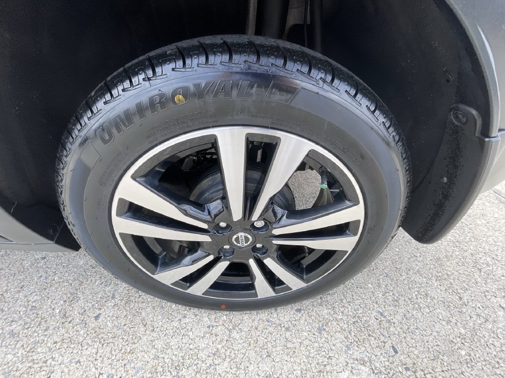 Used 2020 Nissan Kicks SR FWD image 31