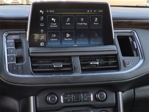 Used 2023 Chevrolet Suburban Premier image 32