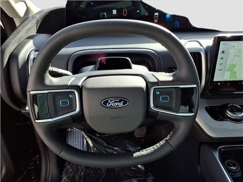 New 2026 Ford Expedition Active AWD/4WD image 19