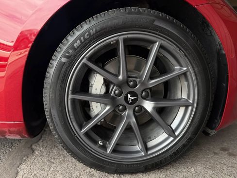 Used 2022 Tesla Model 3 Long Range AWD/4WD image 39