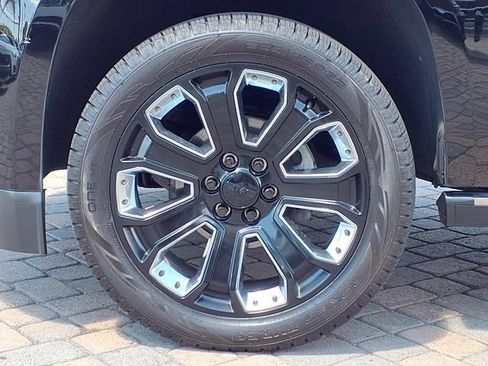 Used 2019 GMC Yukon Denali w/ Denali Ultimate Black Edition AWD/4WD image 6