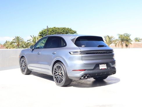 New 2026 Porsche Cayenne AWD/4WD image 3
