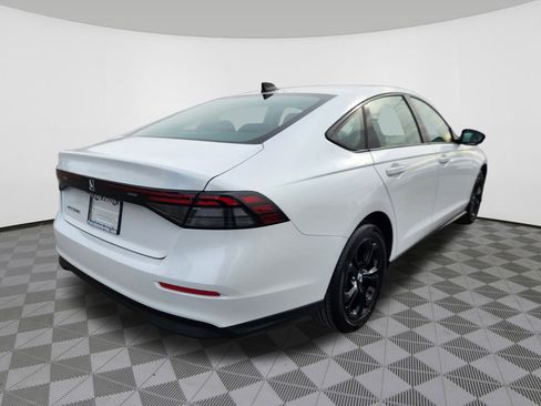 Certified 2025 Honda Accord SE image 4