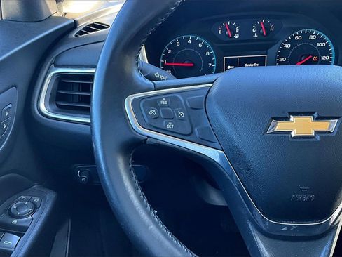 Used 2018 Chevrolet Equinox LT image 17