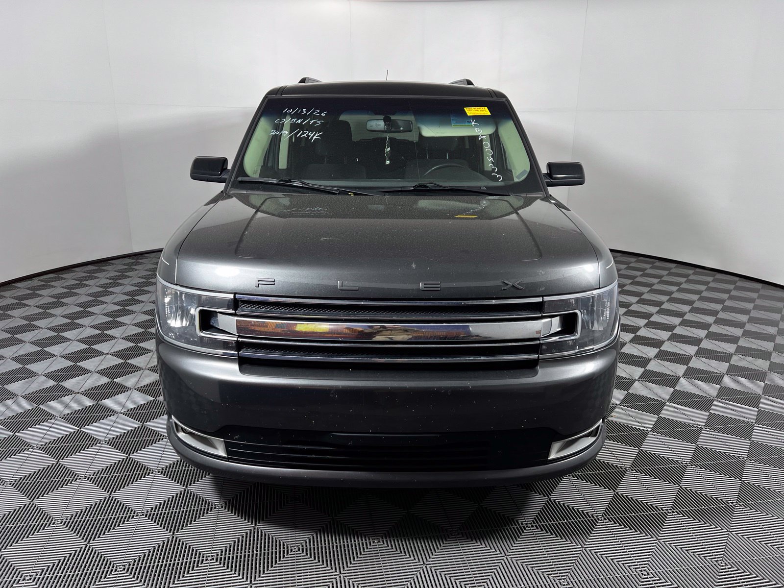 Used 2019 Ford Flex SEL FWD image 2