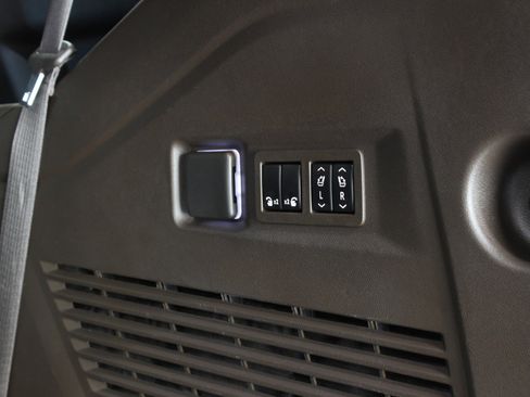 Used 2021 Chevrolet Tahoe LT w/ LT Signature Package image 72