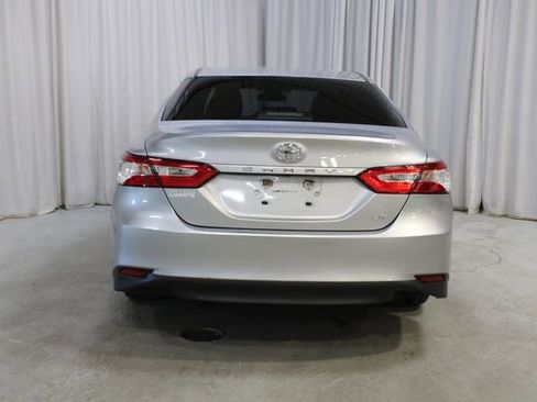 Used 2018 Toyota Camry LE image 23