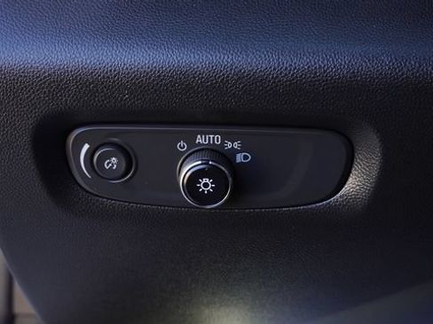Used 2023 Chevrolet Traverse LT FWD image 24