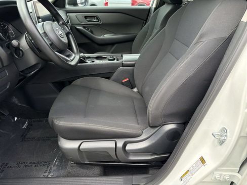Used 2024 Nissan Rogue S AWD/4WD image 17