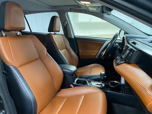 Used 2018 Toyota RAV4 Limited image 21