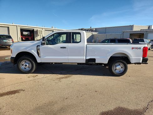 New 2025 Ford F350 XL w/ FX4 Off-Road Package image 2