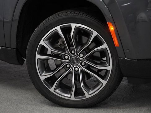 Used 2022 Jeep Grand Wagoneer Series III image 4