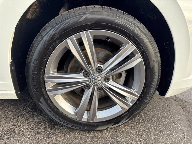 Used 2019 Volkswagen Jetta R-Line FWD image 31