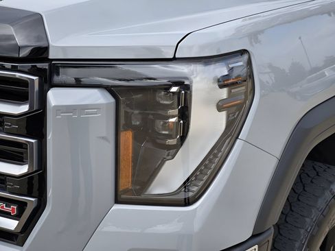 Used 2024 GMC Sierra 2500 AT4 w/ AT4 Premium Plus Package AWD/4WD image 8